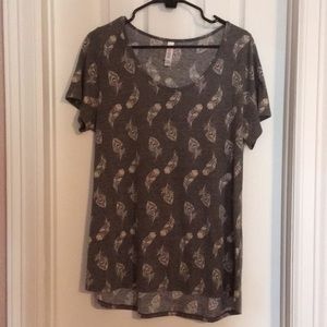 EUC LuLaRoe Classic T, size XL - grey w/ feathers